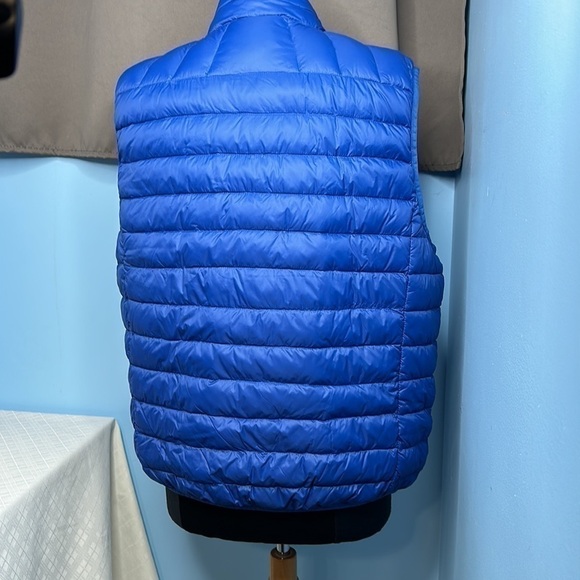HAWKE & CO Quilted Packable Down Vest
In true blue - Picture 4 of 11